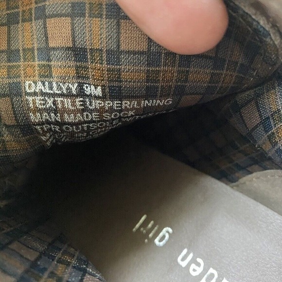 NEW Steve Madden Girl 9 Dallyy Taupe Faux Suede Lace Up Wedge Heel Ankle Boot - Picture 6 of 6